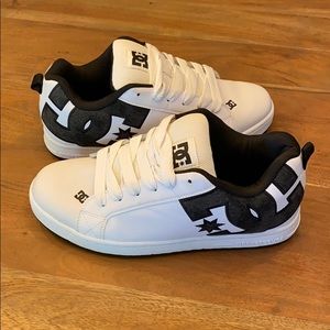 DC skater shoes (worn twice)